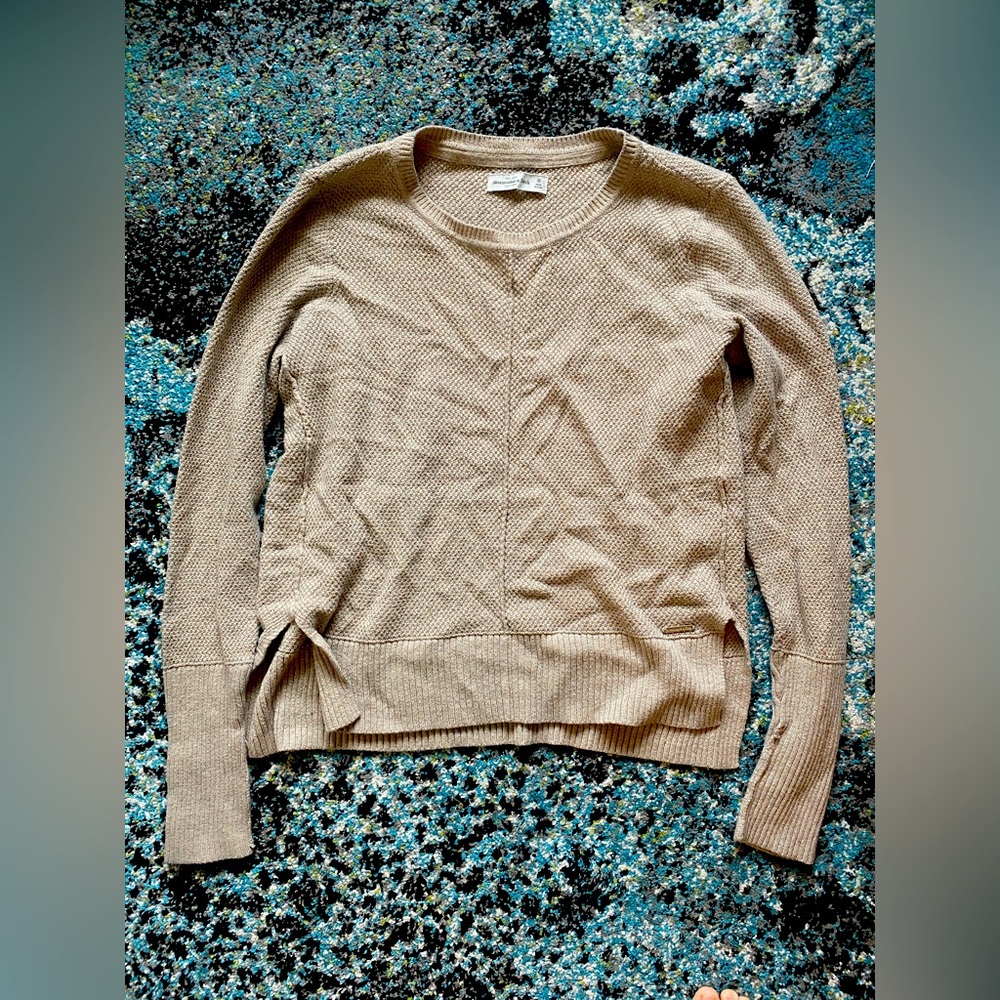 A&F cream Sweater